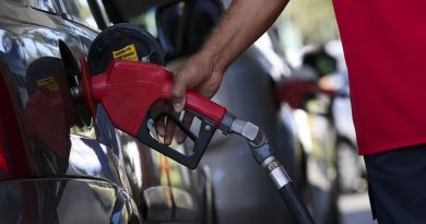 Governo cria subsídio de até R$ 0,89 para segurar preço da gasolina