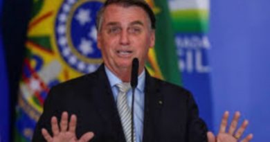 Bolsonaro pede autorização para comemorar aniversário da filha Bolsonaro pede autorização para comemorar aniversário da filha