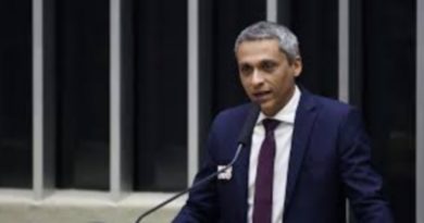 Cirurgia do deputado Gustavo Gayer dependerá de nova avaliação médica