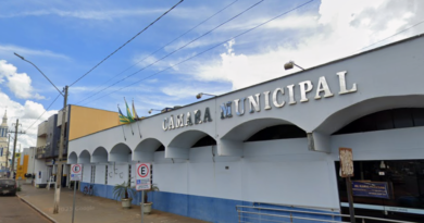 Câmara aprova criação de 51 cargos comissionados e projeto segue para sanção do prefeito Carlos Mayer Câmara aprova criação de 51 cargos comissionados e projeto segue para sanção do prefeito Carlos Mayer