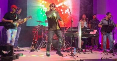 Banda Reatus se apresenta no dia 2 de maio durante o Bloco do Id, em Silvânia