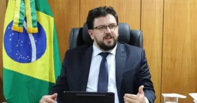 Ex-chefe de gabinete de Lula admite ter recebido empréstimo de amiga de Lulinha